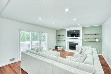 Welcome to this absolutely stunning, meticulously maintained - photo 10