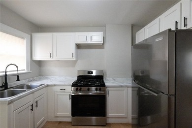 Fully vacant side-by-side duplex with over 2,200 sq ft of living - photo 14