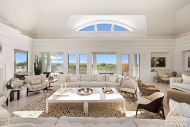 Positioned on one of the most coveted oceanfront lanes in - photo 8