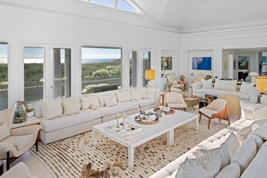 Positioned on one of the most coveted oceanfront lanes in - photo 9