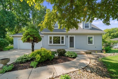 Lake Home For Sale in Lake Holiday, Illinois