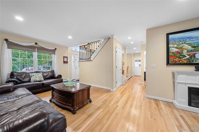 Welcome to 3 Lido Pkwy - a charming and well-maintained home - photo 8