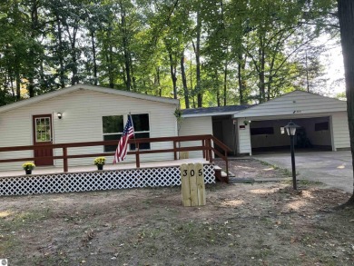 Lake Home For Sale in Houghton Lake, Michigan