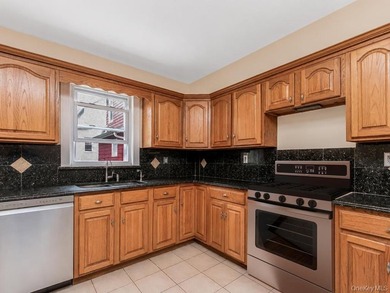 Welcome to 4004 Rombouts Ave! Unique Opportunity to own this - photo 11