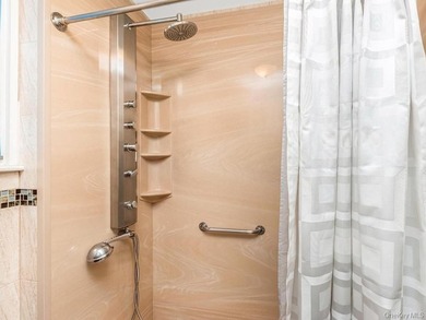 Welcome to 4004 Rombouts Ave! Unique Opportunity to own this - photo 14