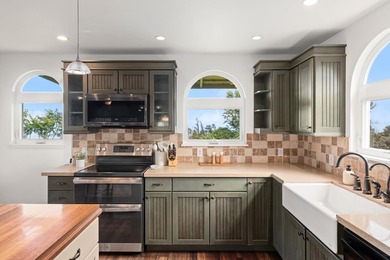 Spacious, private, and full of character, 25 Lumahai Place, just - photo 14