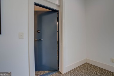 Welcome to your own private paradise! Tucked away on 25 - photo 17
