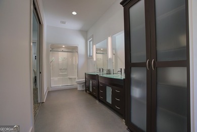 Welcome to your own private paradise! Tucked away on 25 - photo 21