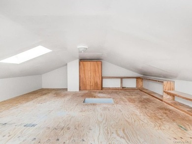 Welcome to 4004 Rombouts Ave! Unique Opportunity to own this - photo 24