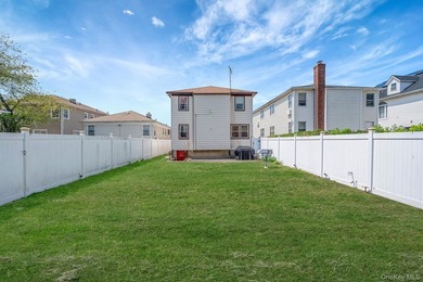 Exceptional Legal 2-Family Home in Bayswater, Far Rockaway** - photo 27