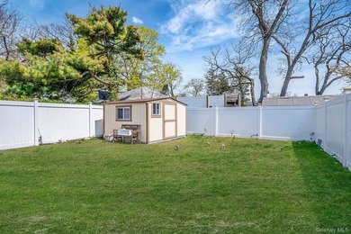 Exceptional Legal 2-Family Home in Bayswater, Far Rockaway** - photo 29