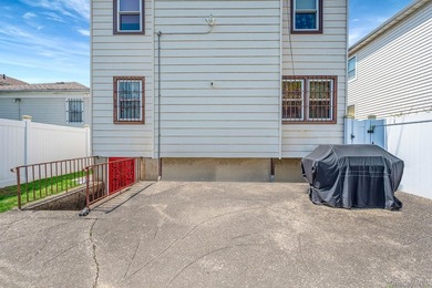 Exceptional Legal 2-Family Home in Bayswater, Far Rockaway** - photo 30