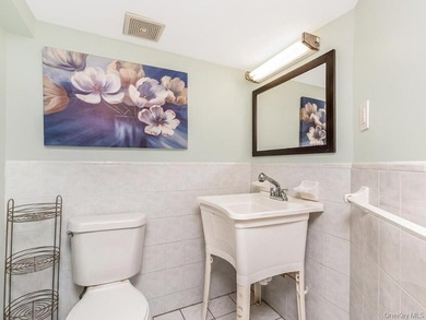 Welcome to 4004 Rombouts Ave! Unique Opportunity to own this - photo 32