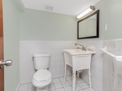 Welcome to 4004 Rombouts Ave! Unique Opportunity to own this - photo 38