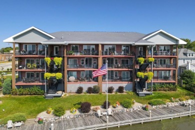 Lake Winnebago Condo Sale Pending in Menasha Wisconsin