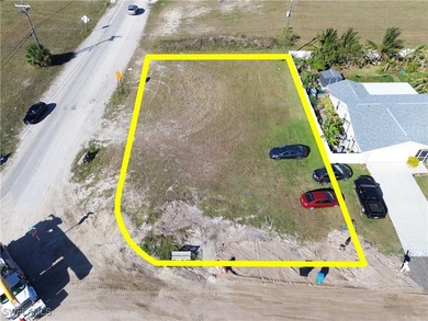 Prime Residential Corner Lot in Cape Coral, FL! Amazing - photo 4