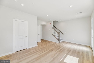 The Executive End-Unit You Won't Find Anywhere Else. Upgrade - photo 9