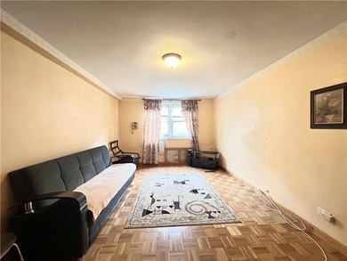 Cozy Studio in a Well-Maintained Elevator Building in prime