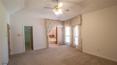 The home is ready for new owner. Spacious home with 3 car garage - photo 13