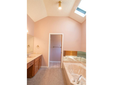 The home is ready for new owner. Spacious home with 3 car garage - photo 14