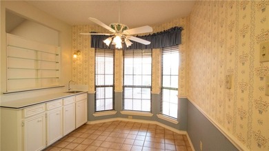 The home is ready for new owner. Spacious home with 3 car garage - photo 17