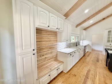 Custom waterfront new construction on 5.5+/- acres! This - photo 18