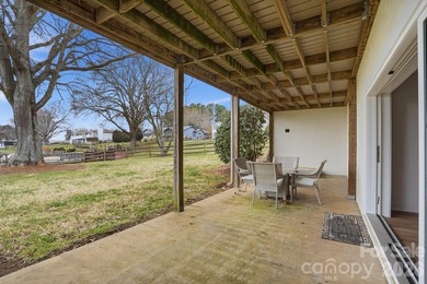Experience spectacular long-range main channel views of Lake - photo 35