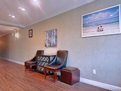 Sunny one bedroom condo with gorgeous views of Manhattan!. This - photo 6