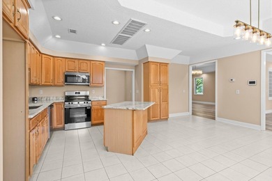Welcome to this beautifully maintained, move-in-ready home - photo 14