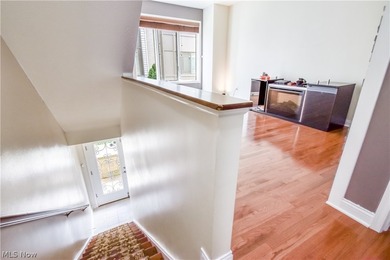 Welcome to this beautiful two-bedroom, two-and-a-half-bath - photo 6