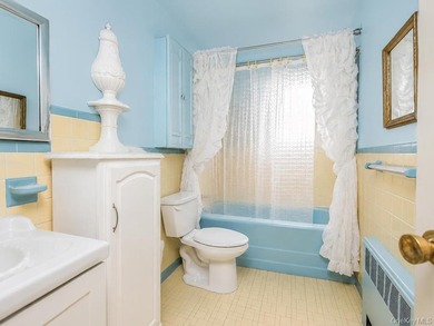 Welcome to this exceptional legal two-family semidetached brick - photo 12