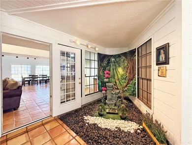 MOTIVATED SELLER! BRING AN OFFERS! This classic-style 2-story - photo 14