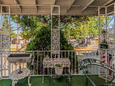 Welcome to this exceptional legal two-family semidetached brick - photo 21