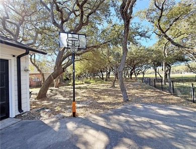 MOTIVATED SELLER! BRING AN OFFERS! This classic-style 2-story - photo 38