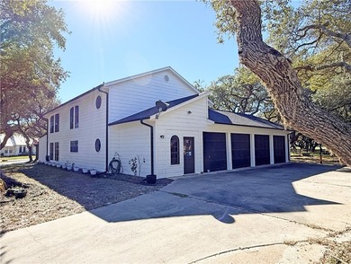 MOTIVATED SELLER! BRING AN OFFERS! This classic-style 2-story - photo 39
