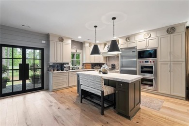 Blalock Lakes beauty with primary suite on main and effortless - photo 9