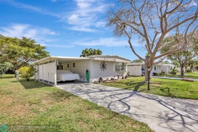 Lake Home For Sale in Boca Raton, Florida