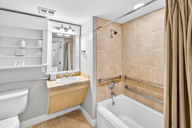 Discover this charming 3rd-floor studio in the heart of the - photo 12