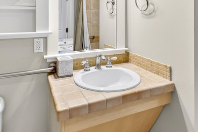 Discover this charming 3rd-floor studio in the heart of the - photo 13