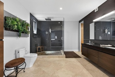 Exceptional modern 3-bed, 4-bath tri-level residence in prime - photo 17