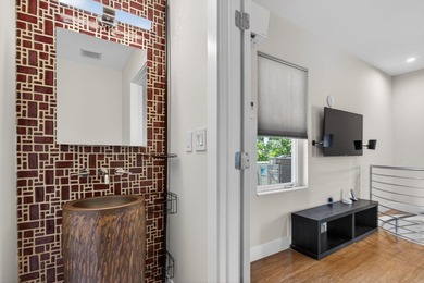 Exceptional modern 3-bed, 4-bath tri-level residence in prime - photo 22