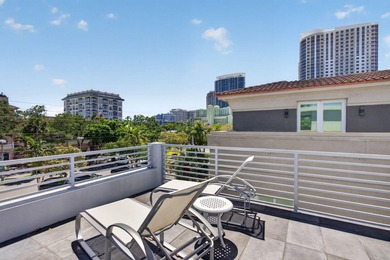 Exceptional modern 3-bed, 4-bath tri-level residence in prime - photo 29