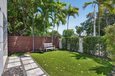 Exceptional modern 3-bed, 4-bath tri-level residence in prime - photo 30