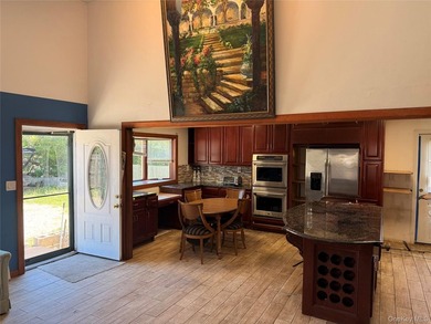 Welcome to this charming starter home offering the perfect blend - photo 2