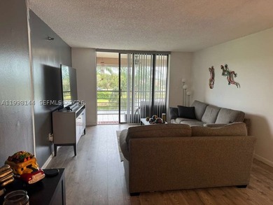 **(55+ Community)** Beautiful 2-bedroom, 2-bath unit in - photo 1