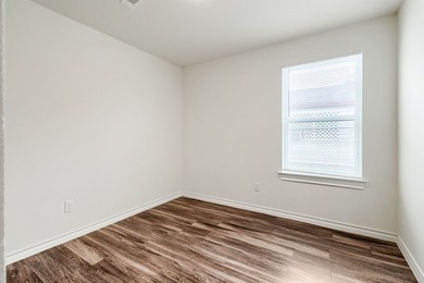 Fully occupied, income-producing duplex ready for your next - photo 7