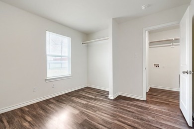 Fully occupied, income-producing duplex ready for your next - photo 8