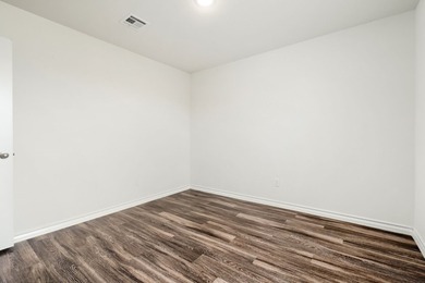 Fully occupied, income-producing duplex ready for your next - photo 9