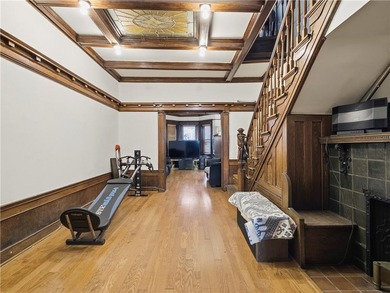 Welcome to 372 Parkside Avenue, 2 Family, 4 floors, 2 units - photo 4
