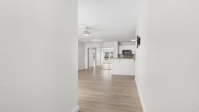 Welcome to Nautilus Cove in the heart of Panama City Beach. This - photo 4
